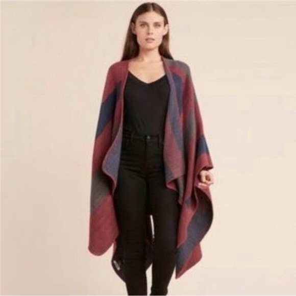 BB Dakota Mulberry Blanket Sweater Plaid Red Navy Blue - Picture 7 of 7